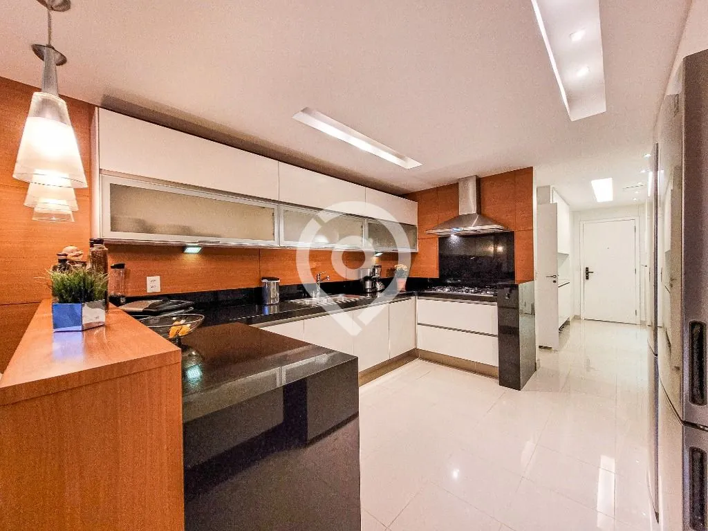 Apartamento sem mobília com 3 vagas e 260 m² — photo 29