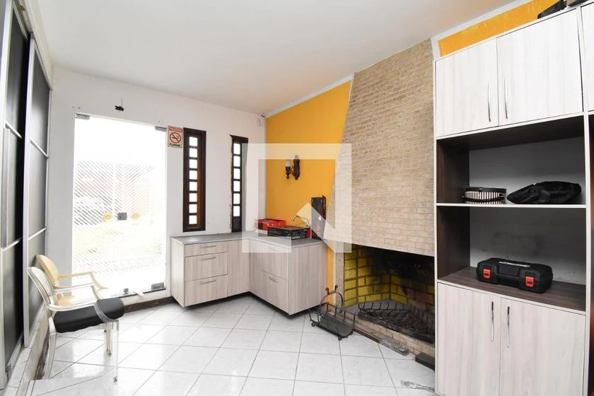 House with 5 bedrooms plus laundry with a washing machine — photo 3