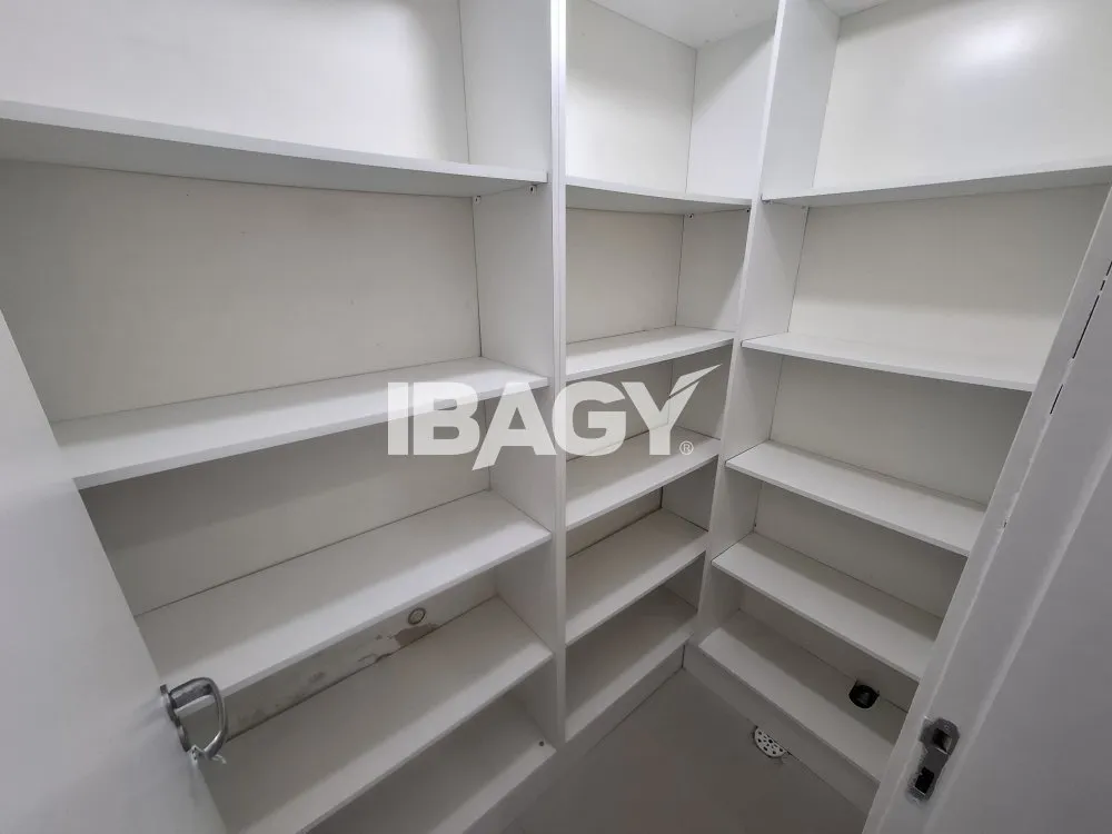 Apartamento mobiliado com 3 dormitórios e sacada envidraçada — photo 25