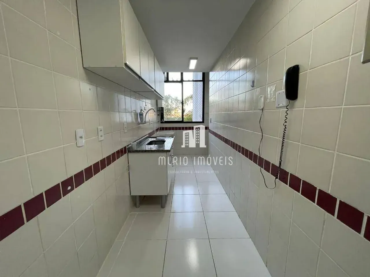 3-bedroom apartment with tile floors and balcony — photo 3