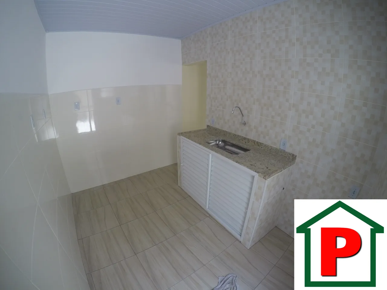 Casa com 1 quarto e 1 banheiro, cozinha separada — photo 2
