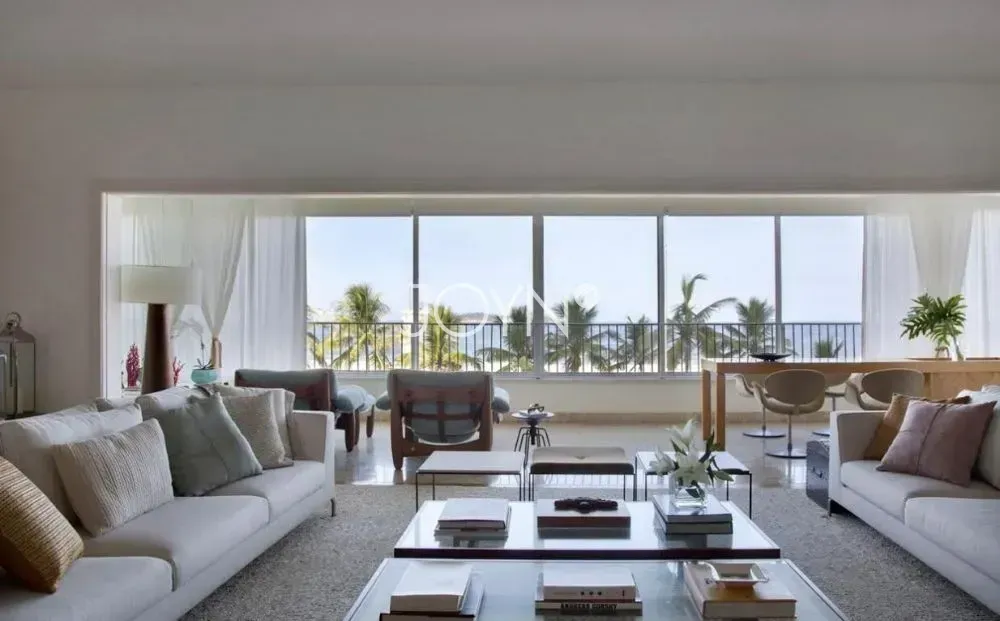 Apartamento com 4 quartos e 450 m² com varanda