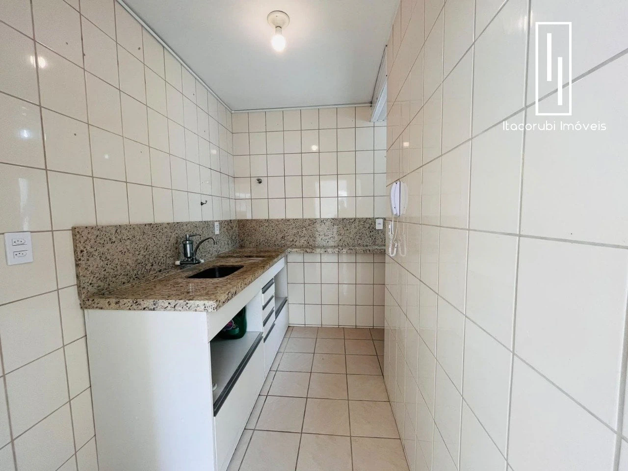 2-bedroom apartment with a mountain view — photo 4