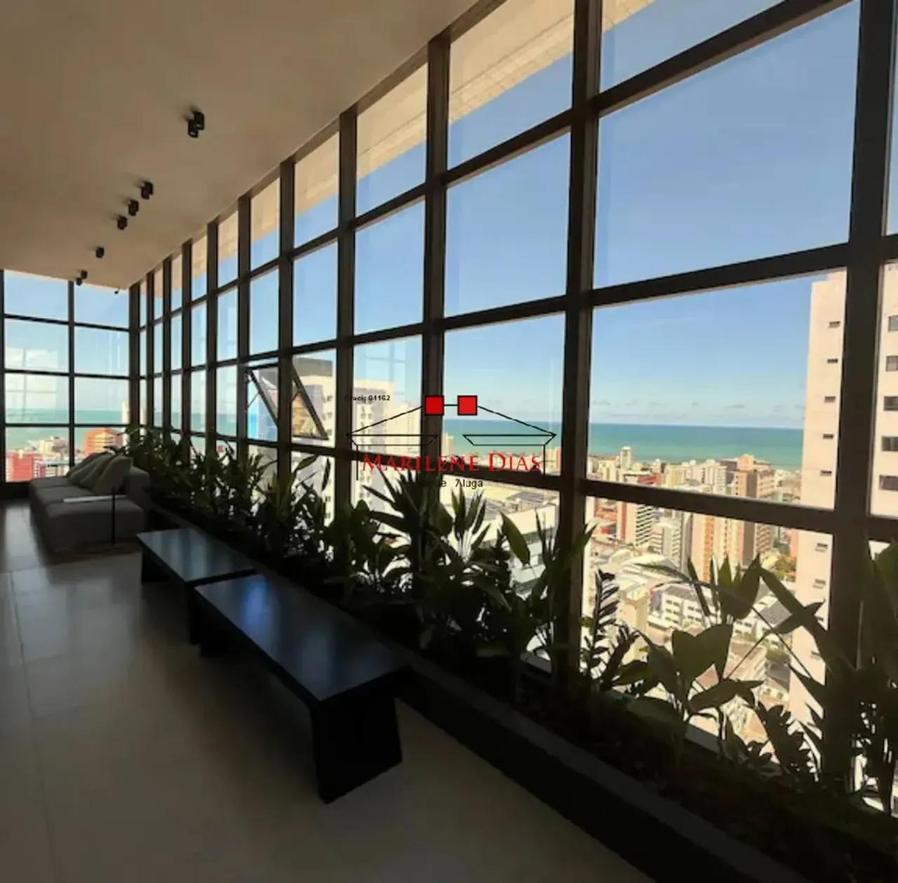 Furnished apartment, 30 m², with floor-to-ceiling windows — photo 12