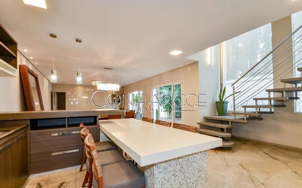 Камін та 4 спальні: будинок 250 м² — photo 29
