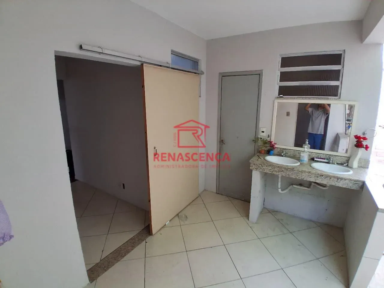 800 m² house with 6 bedrooms and private garden — photo 17