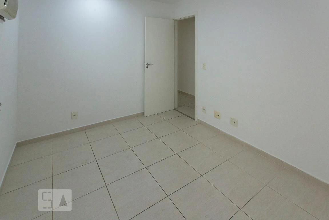 3-bedroom apartment with balcony and 2 parking spots — photo 15