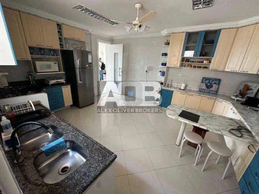 Furnished house with 5 bedrooms and 10 bathrooms — photo 17