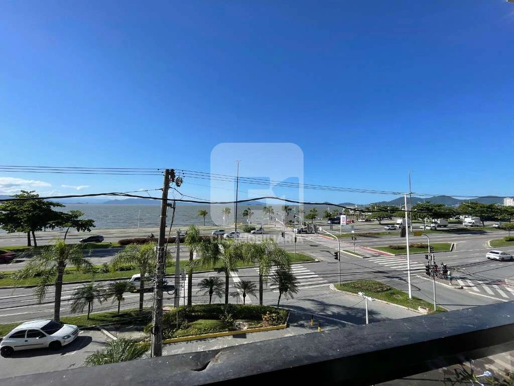 Apartamento de 4 suites con 300 m² y balcón — photo 2