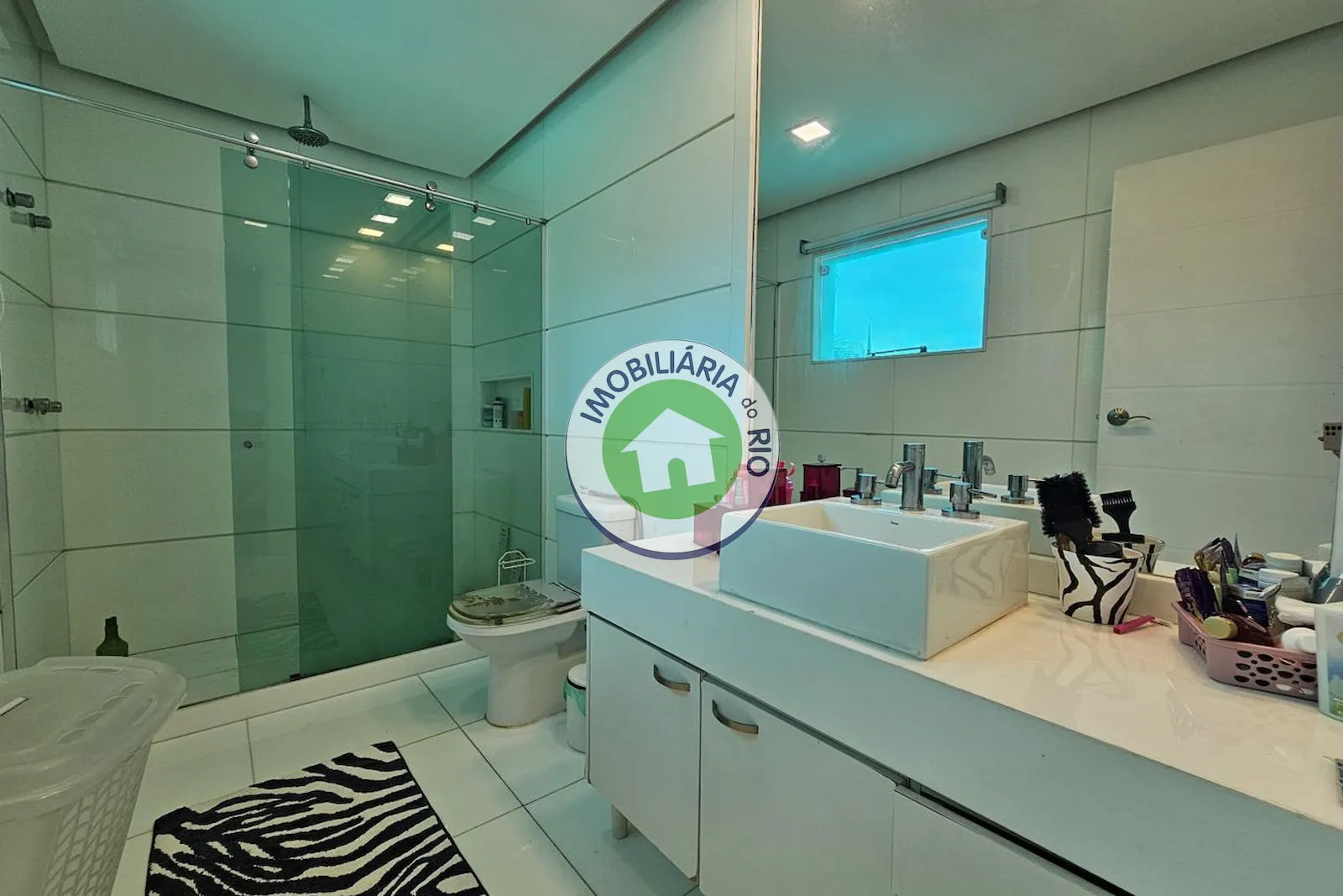 Casa com 5 quartos e 5 banheiros, cozinha fechada — photo 54