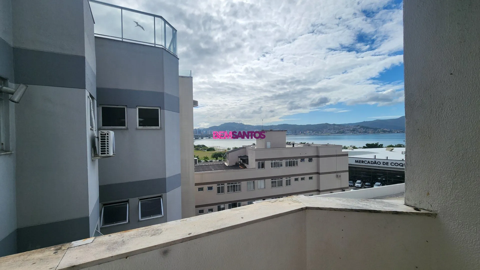 Furnished 4-bedroom apartment with a balcony — photo 35