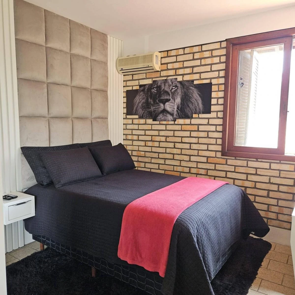 Espacio de home office y 4 dormitorios: casa de 280 m²