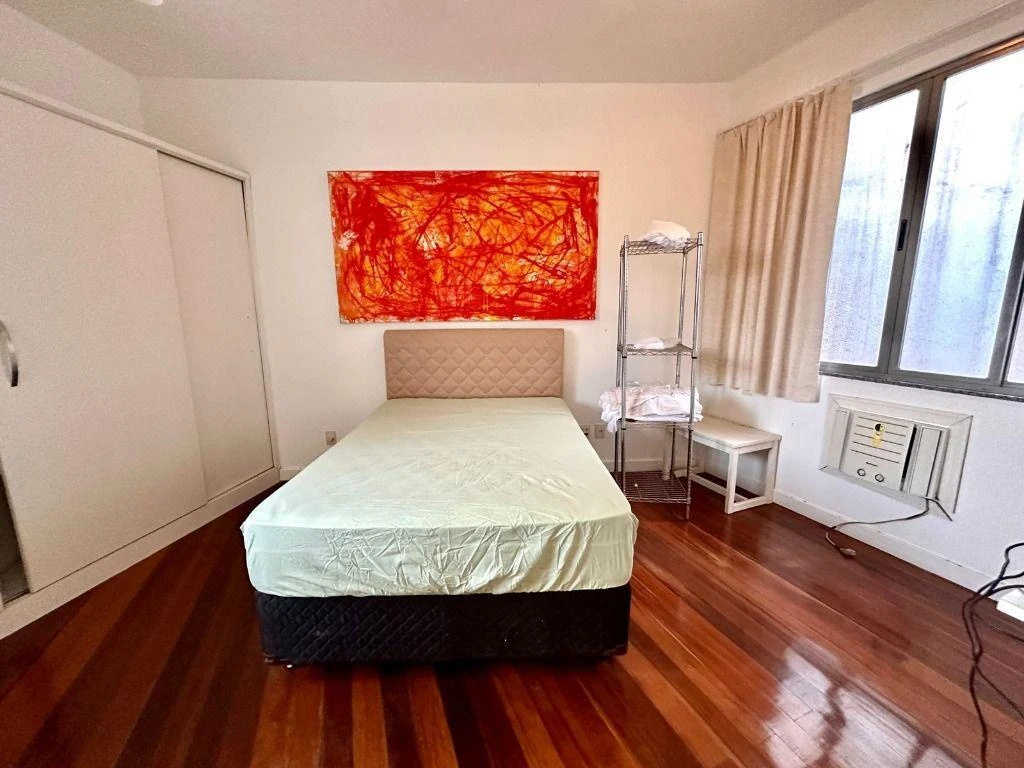 House with 5 bedrooms and 5 bathrooms — photo 12