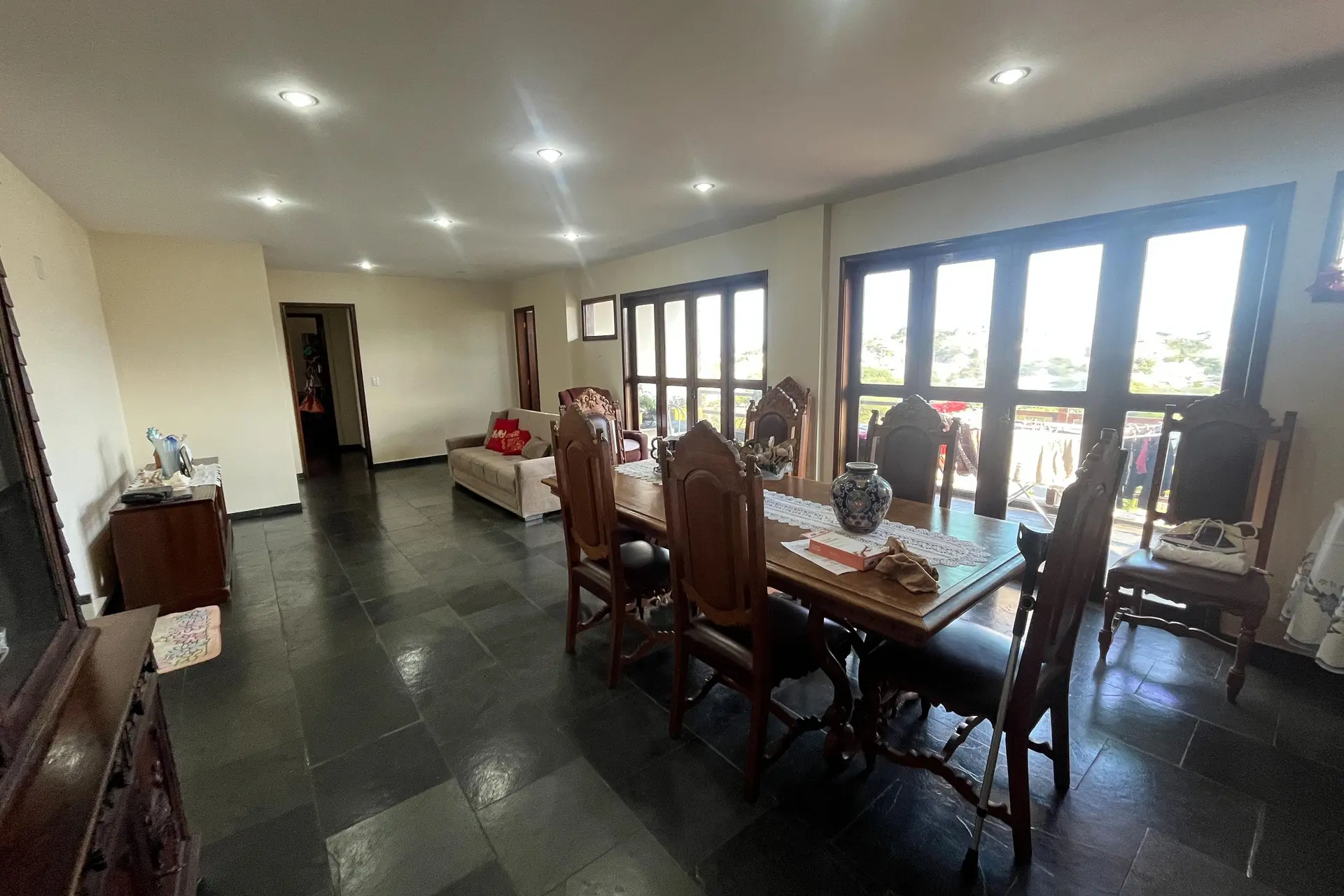 Furnished 3-bedroom apartment with laundry area — photo 35