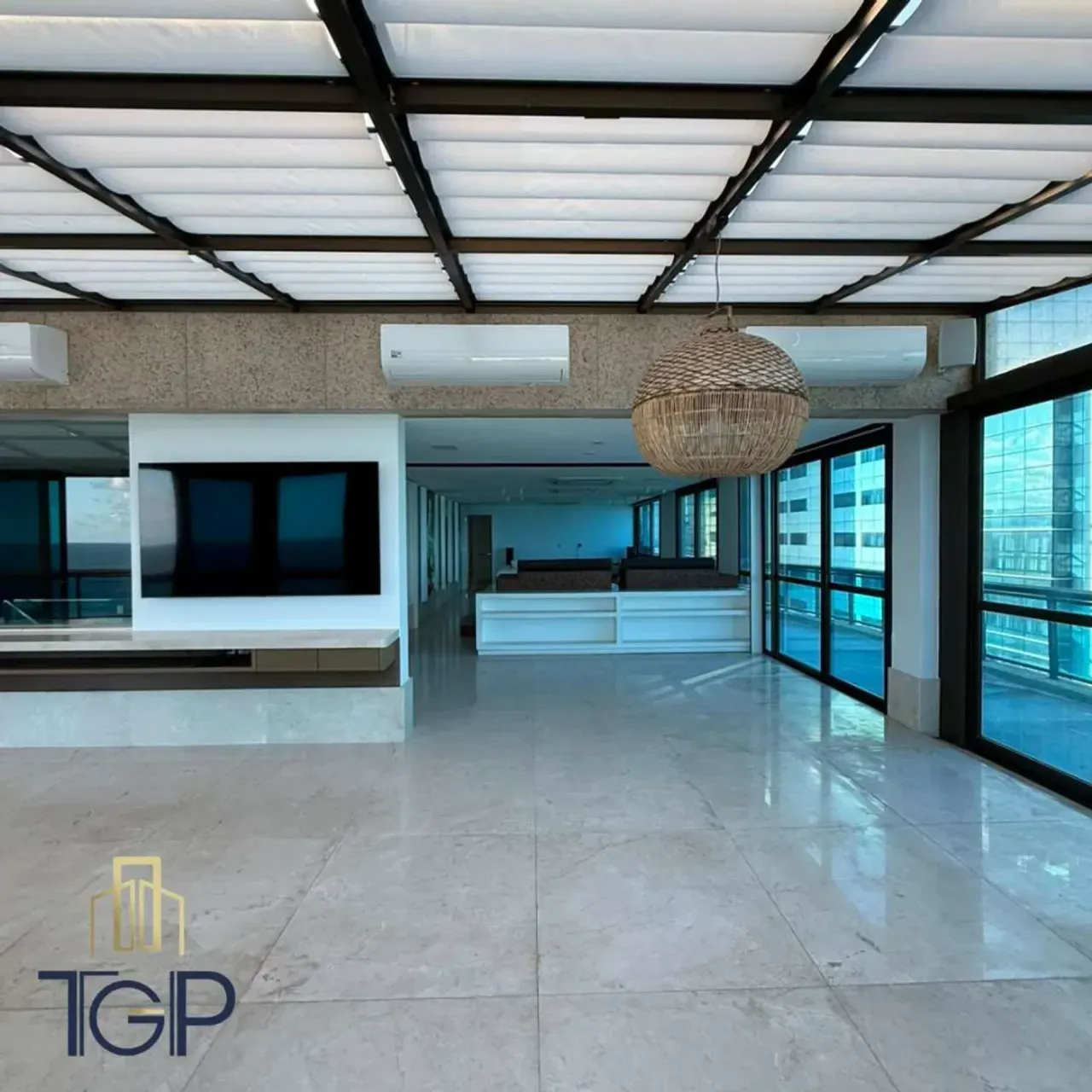 779 m² apartment with water view and 5 parking — photo 16