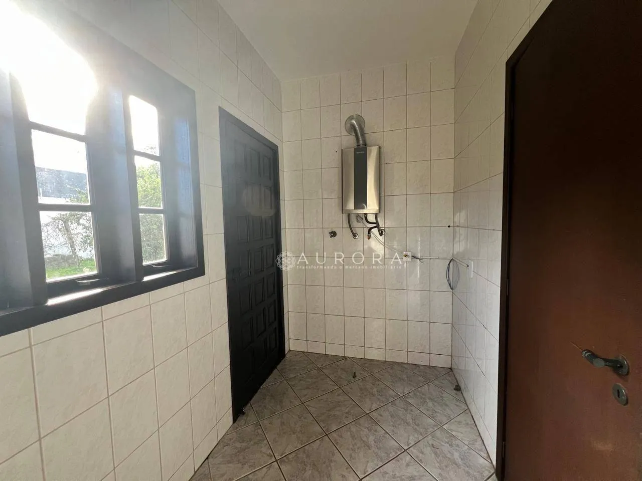 Casa de 4 dormitorios con cocina cerrada y cocina a gas — photo 27