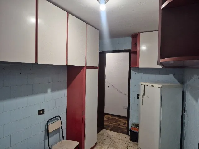Apartamento de 3 quartos com vaga e sala em madeira