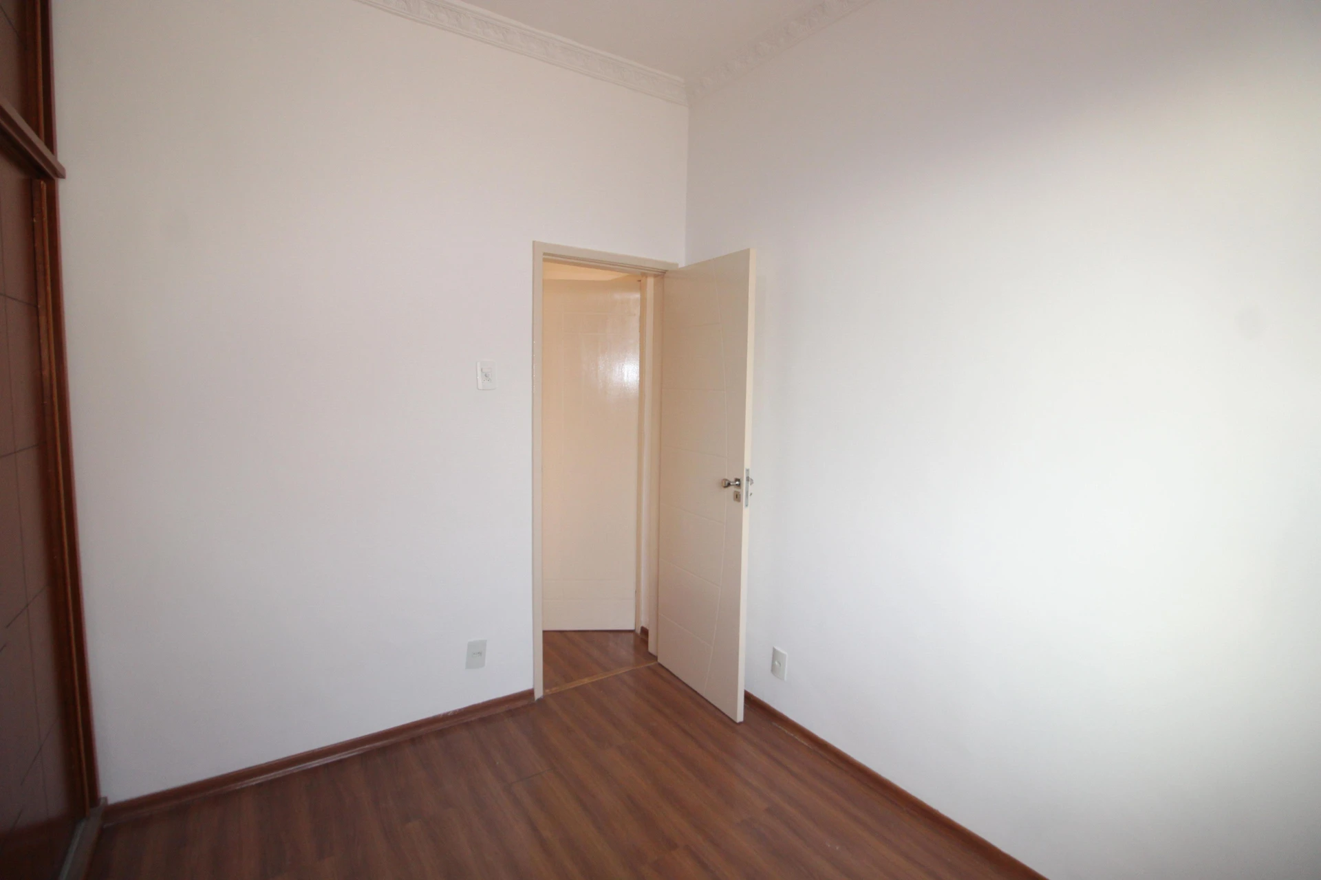 Apartment, 86 m², with wood or laminate floors — photo 25