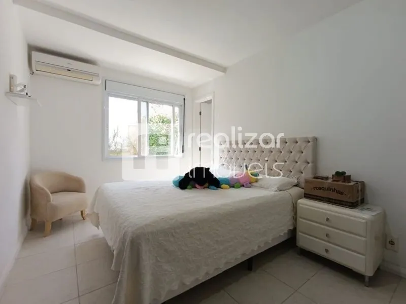 4-bedroom house with a garden — photo 9