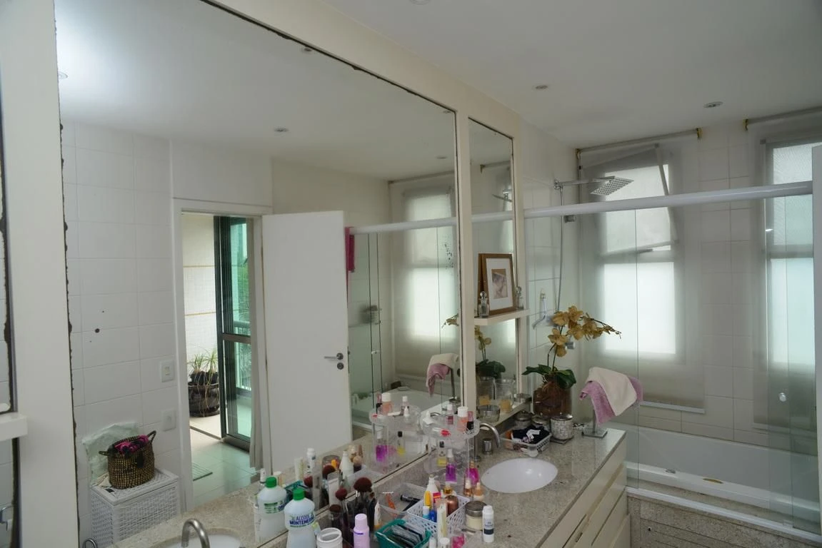 Furnished apartment with 4 en-suites and 5 bathrooms — photo 44