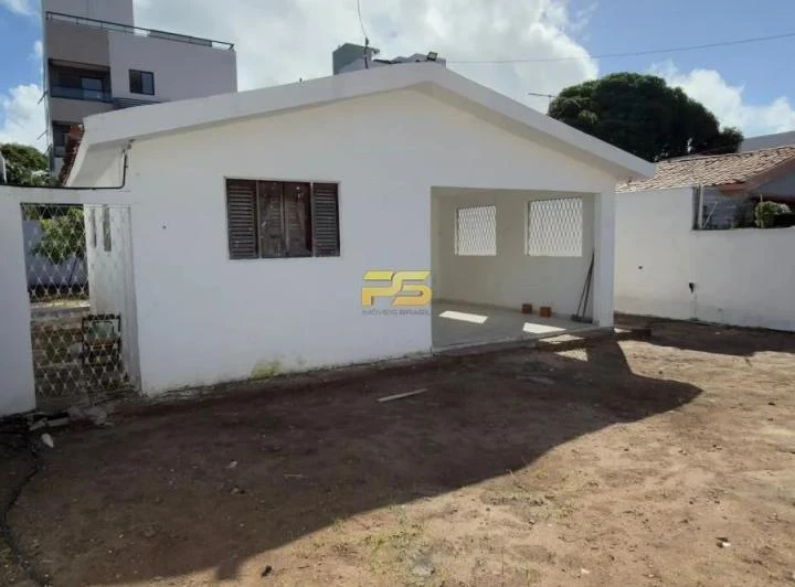 90 m² house with 3 bedrooms and a separate kitchen