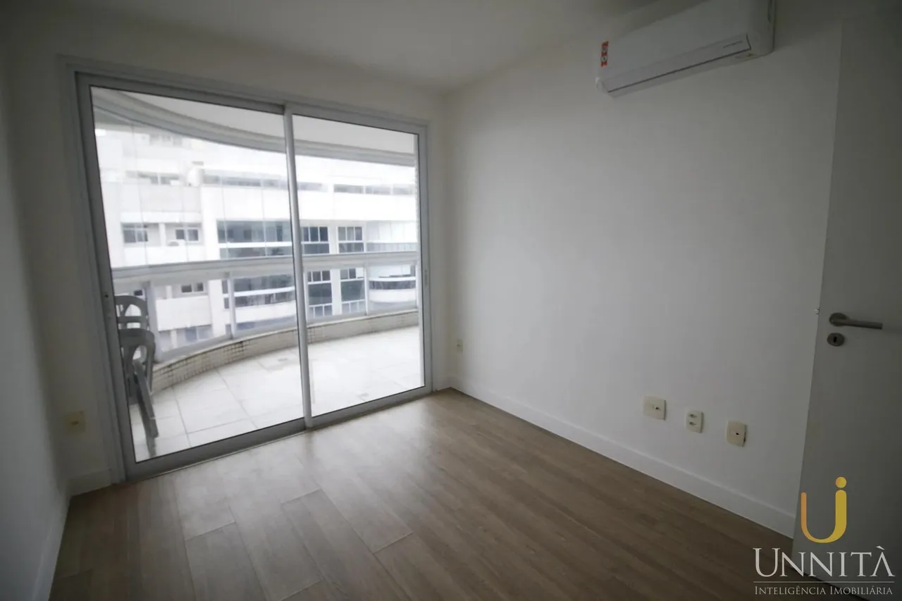 Apartamento sem mobília com 4 quartos e 3 banheiros — photo 7