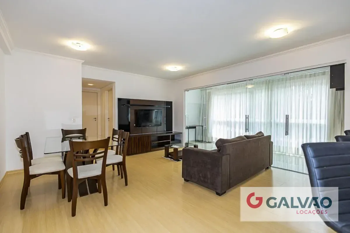 3-bedroom apartment in a building with a coworking space — photo 12