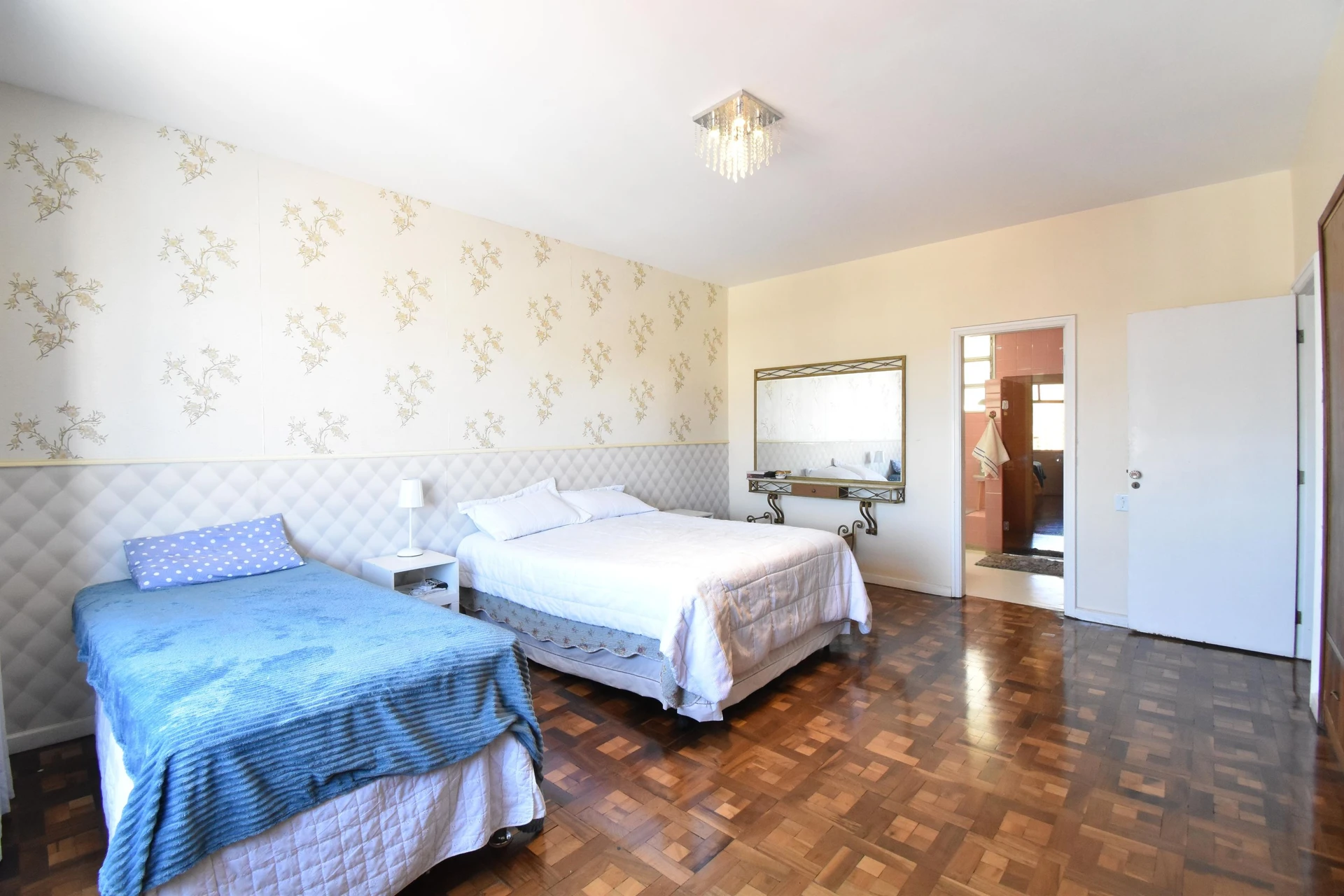 Bañera y 3 dormitorios: departamento de 219 m² — photo 12