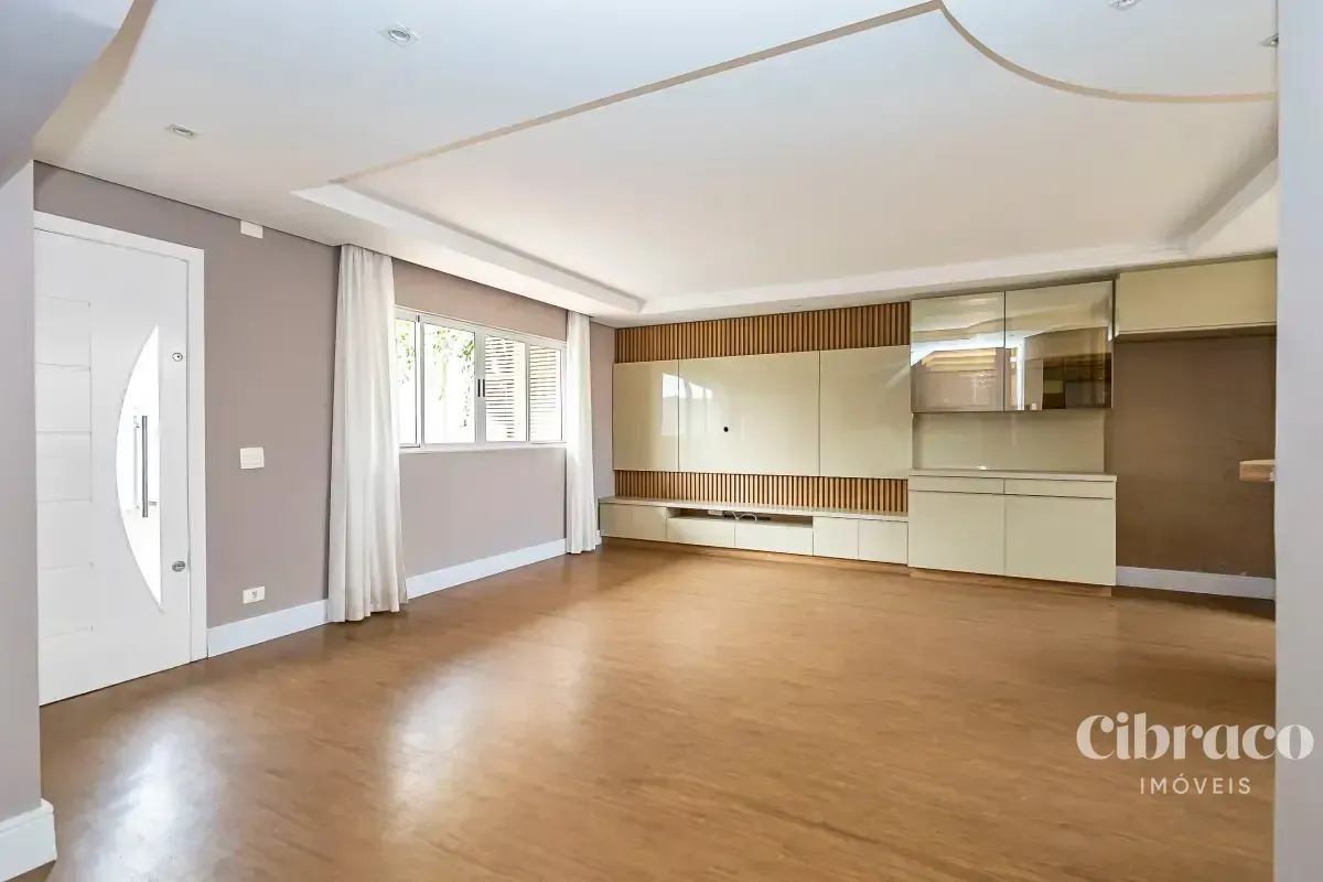 House with 3 bedrooms and a gas-stove open-plan kitchen — photo 7
