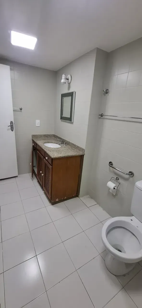2-bedroom, 2-bath apartment with no parking space — photo 2