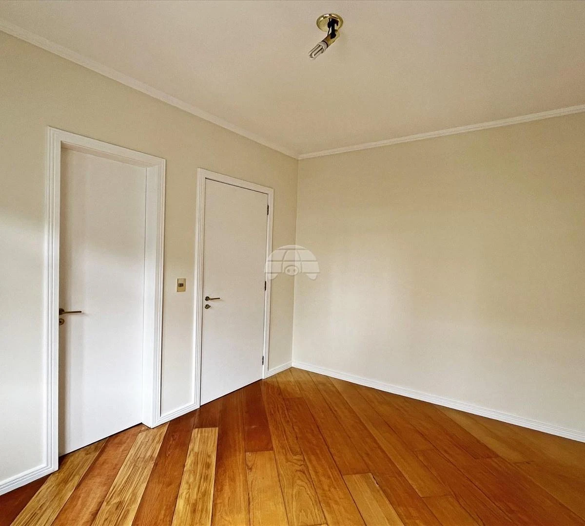 Apartment, 156 m², with a glass-enclosed balcony — photo 11