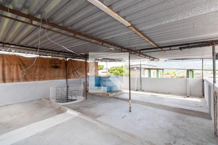 Rental house with 3 bedrooms and 300 m² of space — photo 40