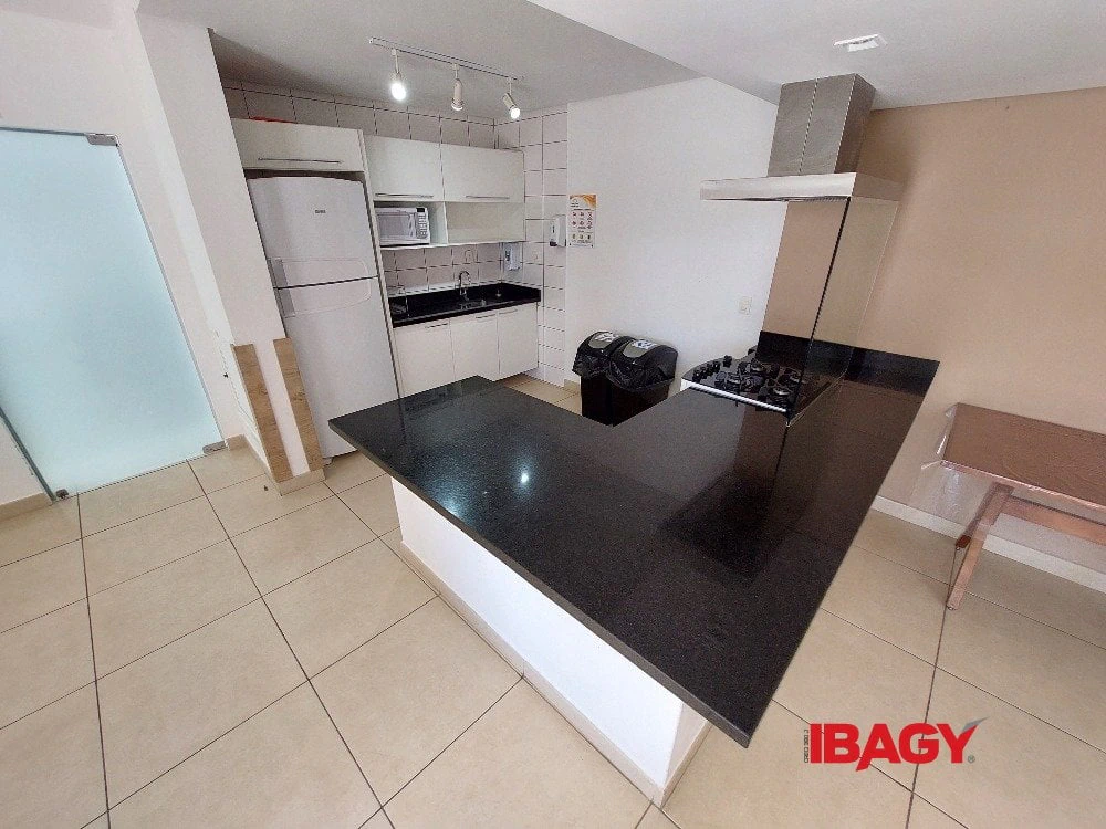 3-bedroom apartment with open-plan kitchen