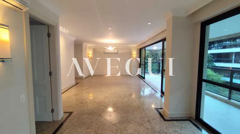 165 m² apartment with 3 bedrooms, 5 baths, and balcony — photo 11