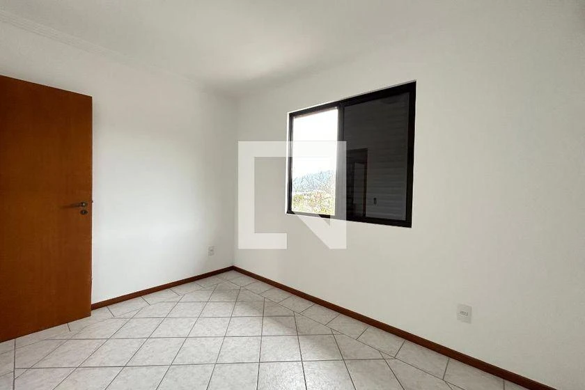 5-bedroom apartment with a bathtub in Florianópolis — photo 28