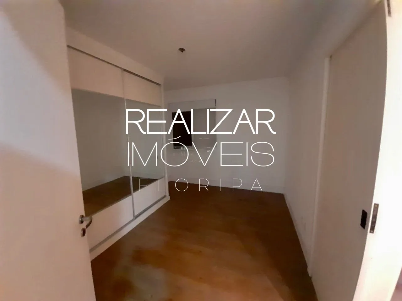 Apartment on the 2nd floor with a bathtub — photo 34