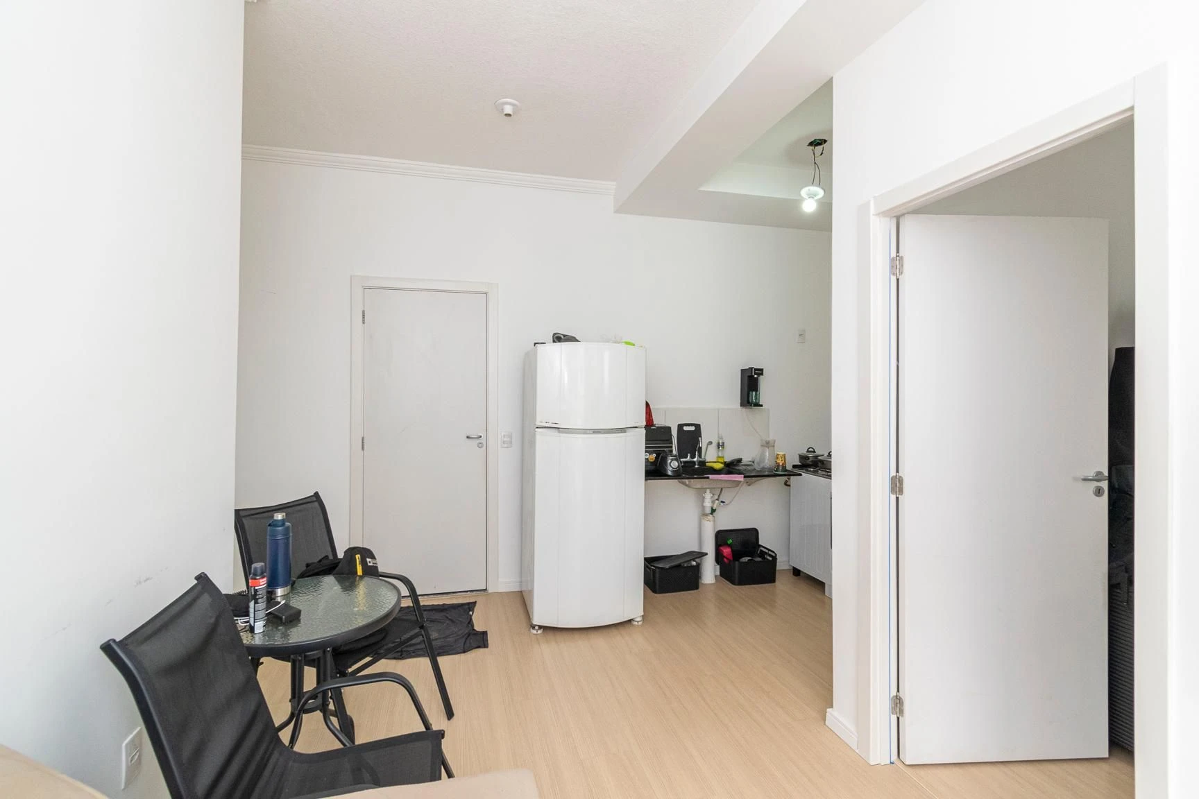 One-bedroom apartment with a washing machine — photo 32