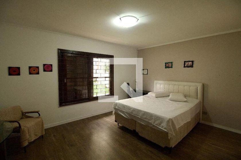 5-bedroom house with a home office — photo 3