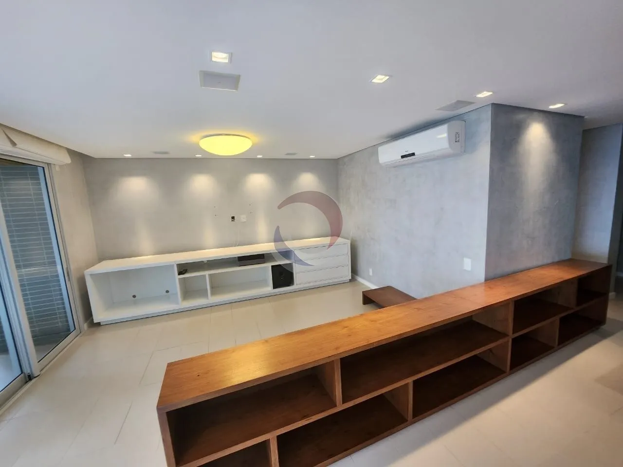 Furnished apartment, 237 m², with floor-to-ceiling windows — photo 12