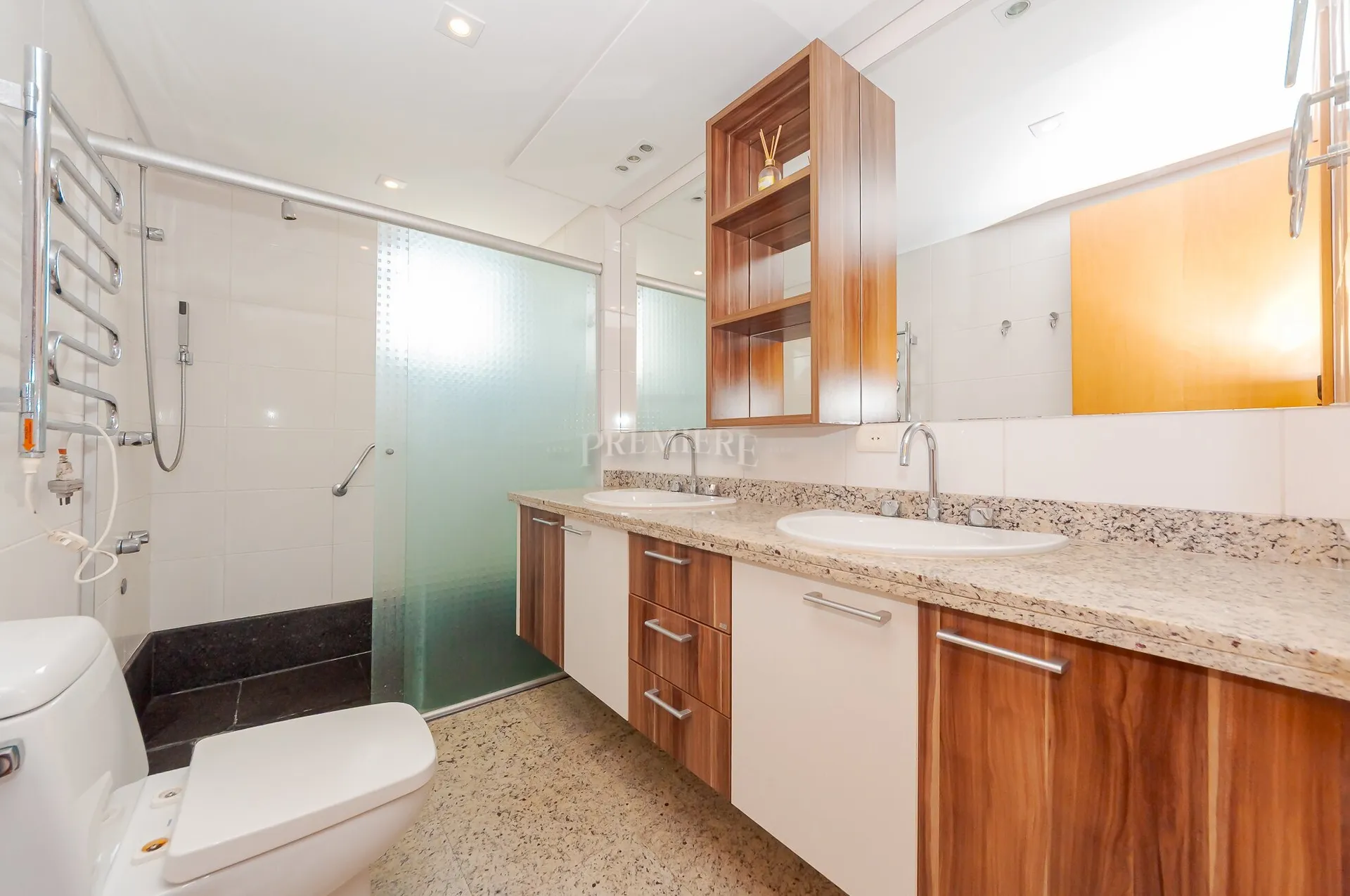 Apartamento mobiliado de 4 quartos em condomínio com piscina — photo 34