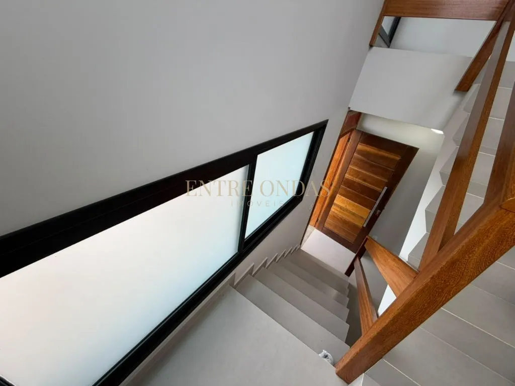 3-bedroom house, 1 with its own bathroom, 202 m² — photo 33
