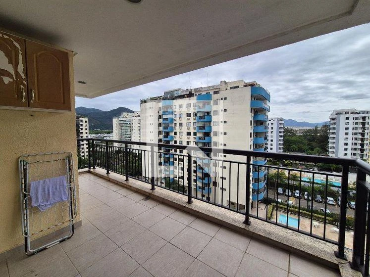 2-bedroom apartment with a mountain view in Rio de Janeiro — photo 9