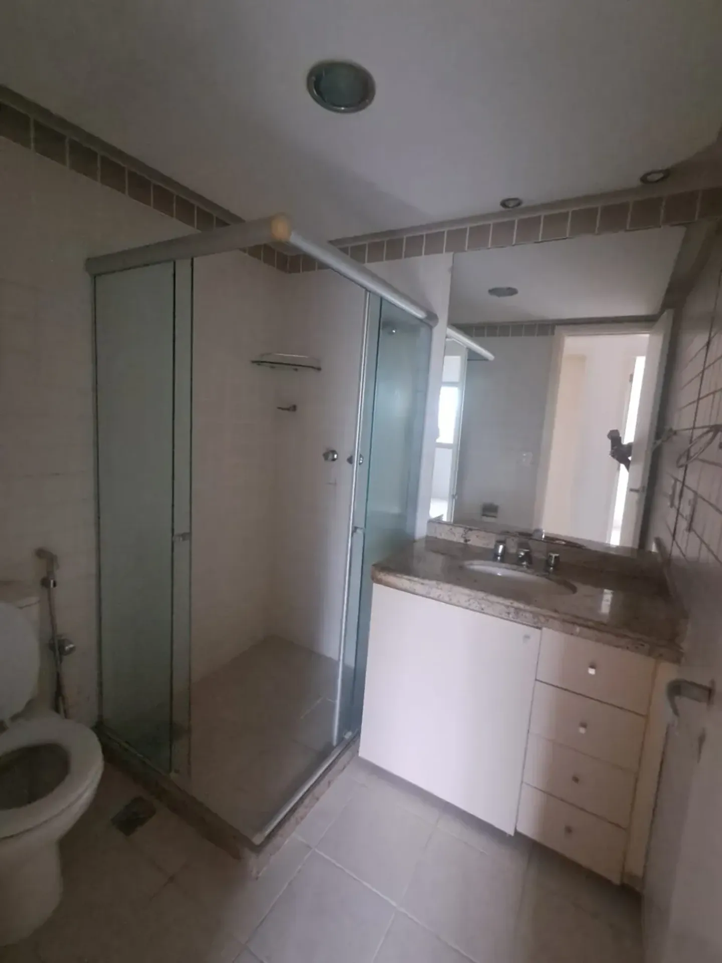 Rental apartment with 3 bedrooms and 3 bathrooms — photo 21