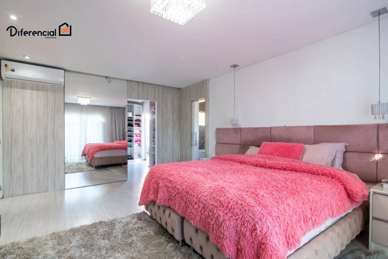 Floor-to-ceiling windows in a 2-bedroom house, 300 m² — photo 4