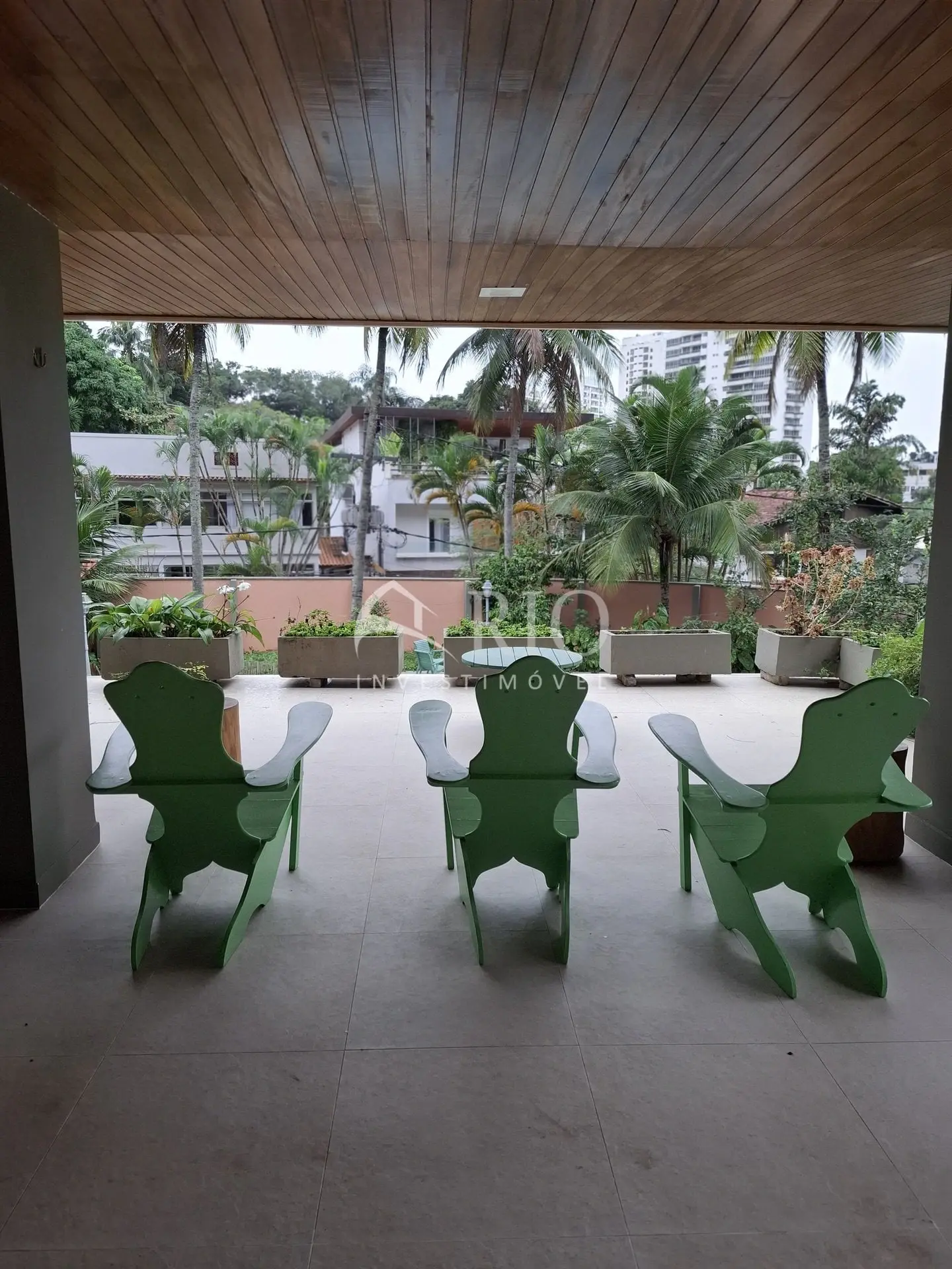 Furnished house with 4 bedrooms and 945 m², 4 parking — photo 26