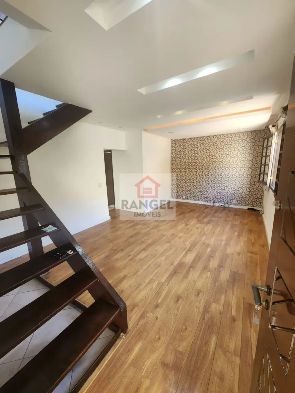 Condominium house with 5 bedrooms and 4 bathrooms — photo 3