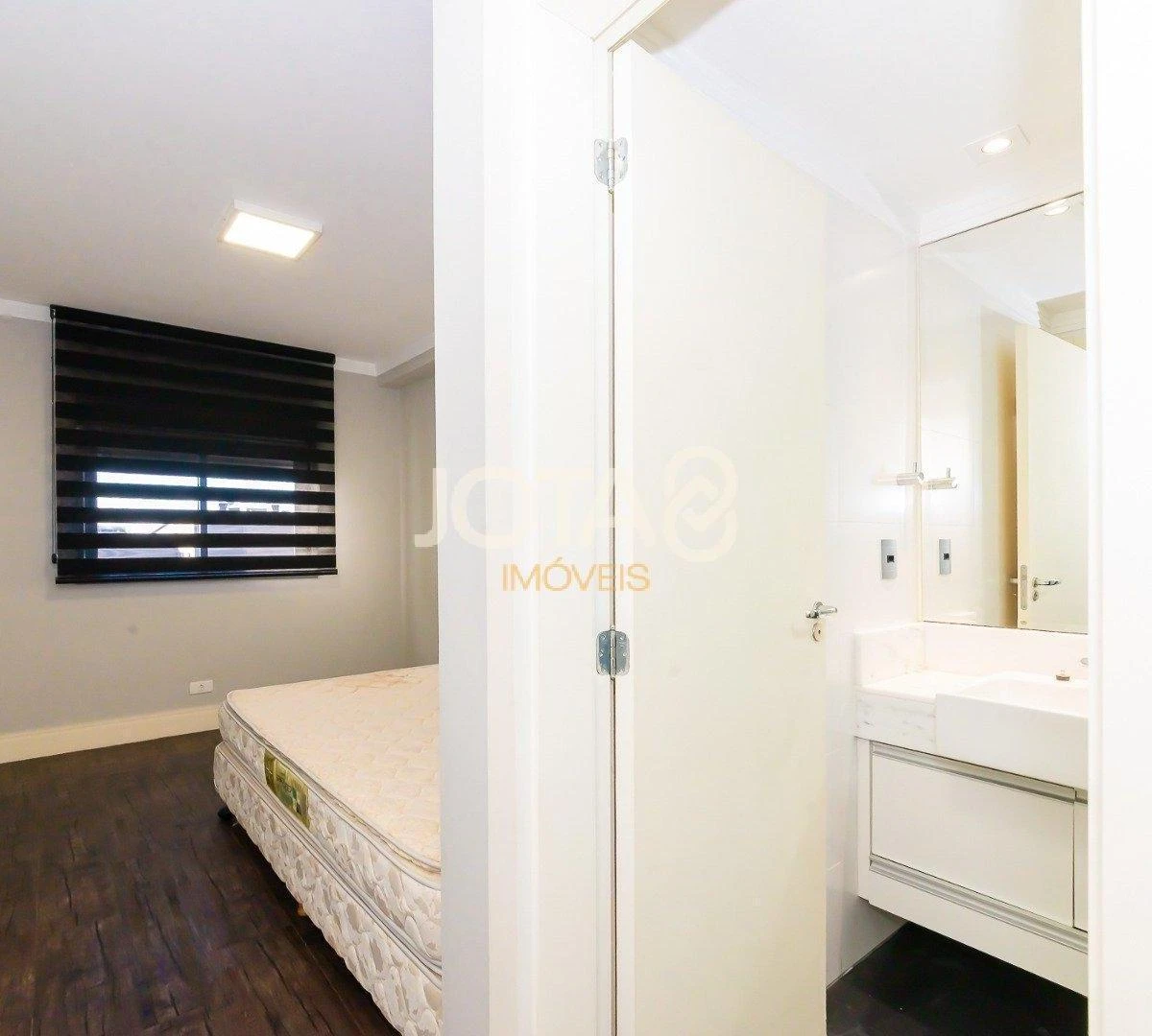 Apartment with 3 en-suite bedrooms and enclosed balcony — photo 27