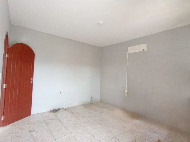 Casa sin amueblar con 2 dormitorios y balcón — photo 10