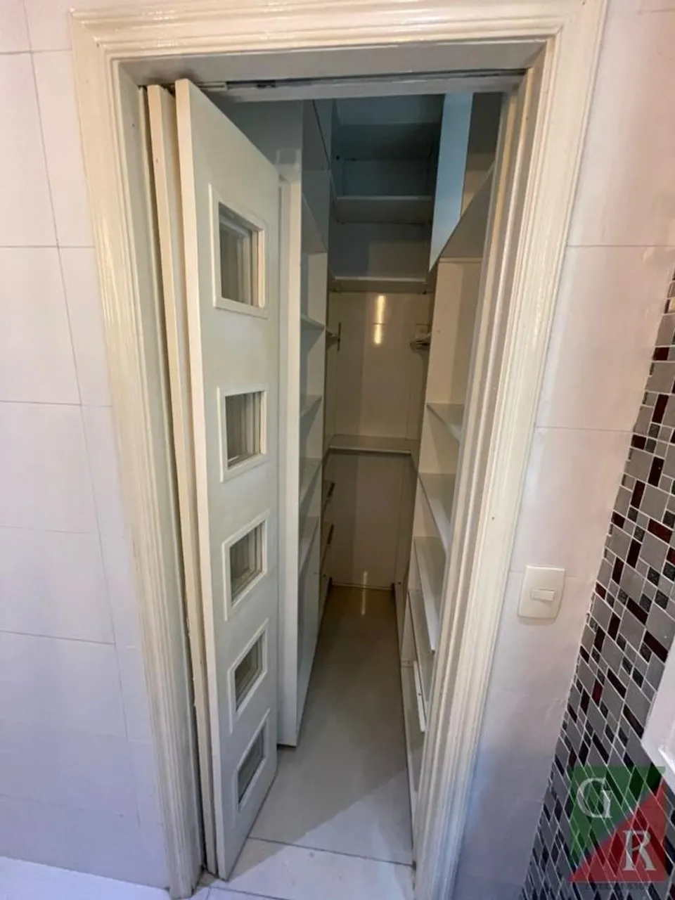 Apartamento com 3 dormitórios e cozinha em conceito aberto