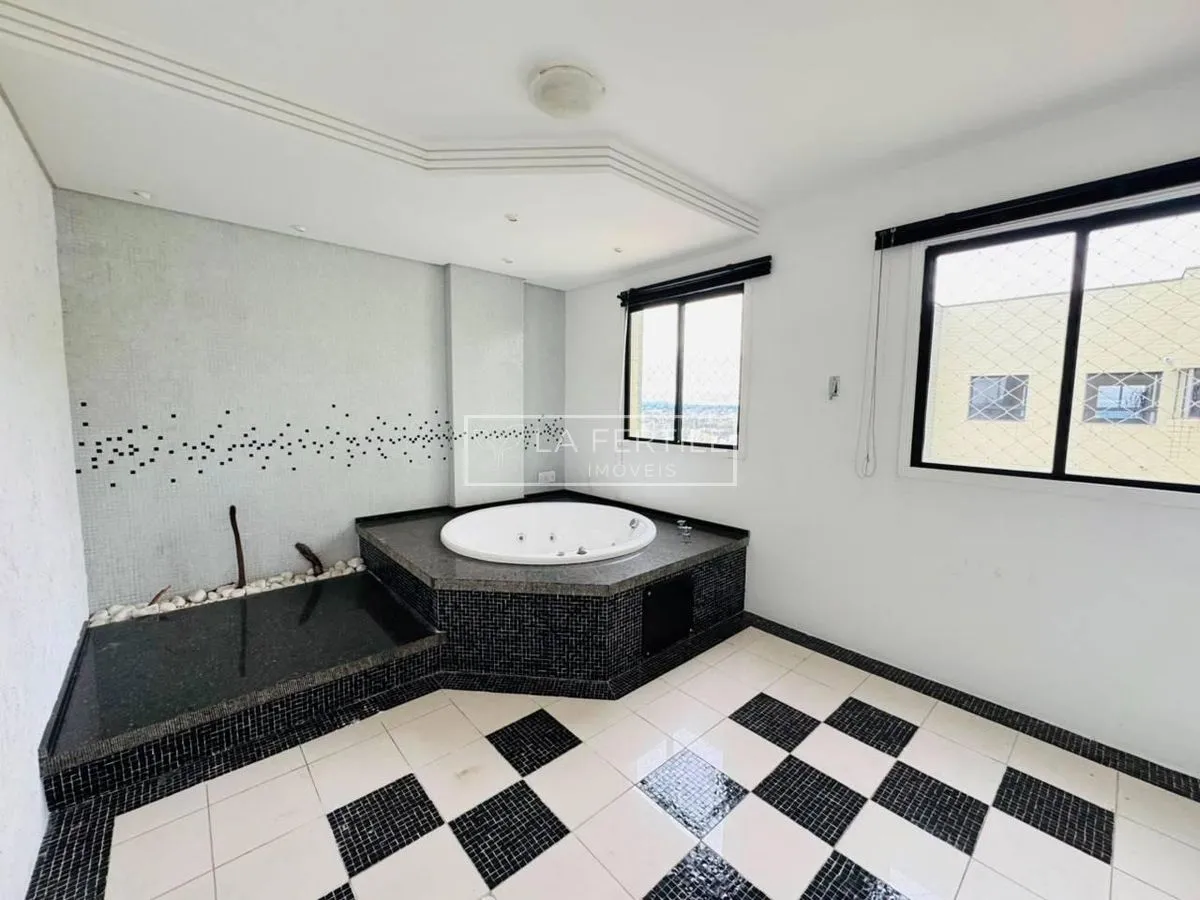 3-bedroom apartment with 4 bathrooms, 184 m² — photo 16